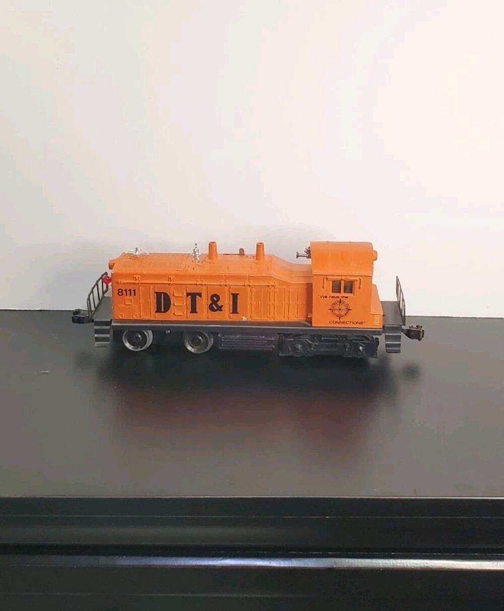 Lionel 8111 DT&I NW-2 Switcher O Guage Diesel Model Locomotive Toy2